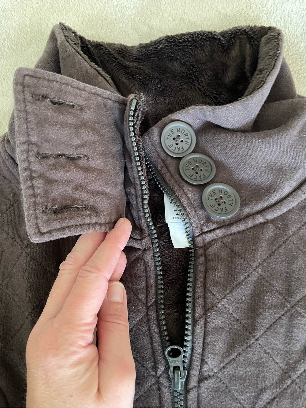 The North Face Women's Quilted Puffer Jacket in Brown - Picture 5 of 6